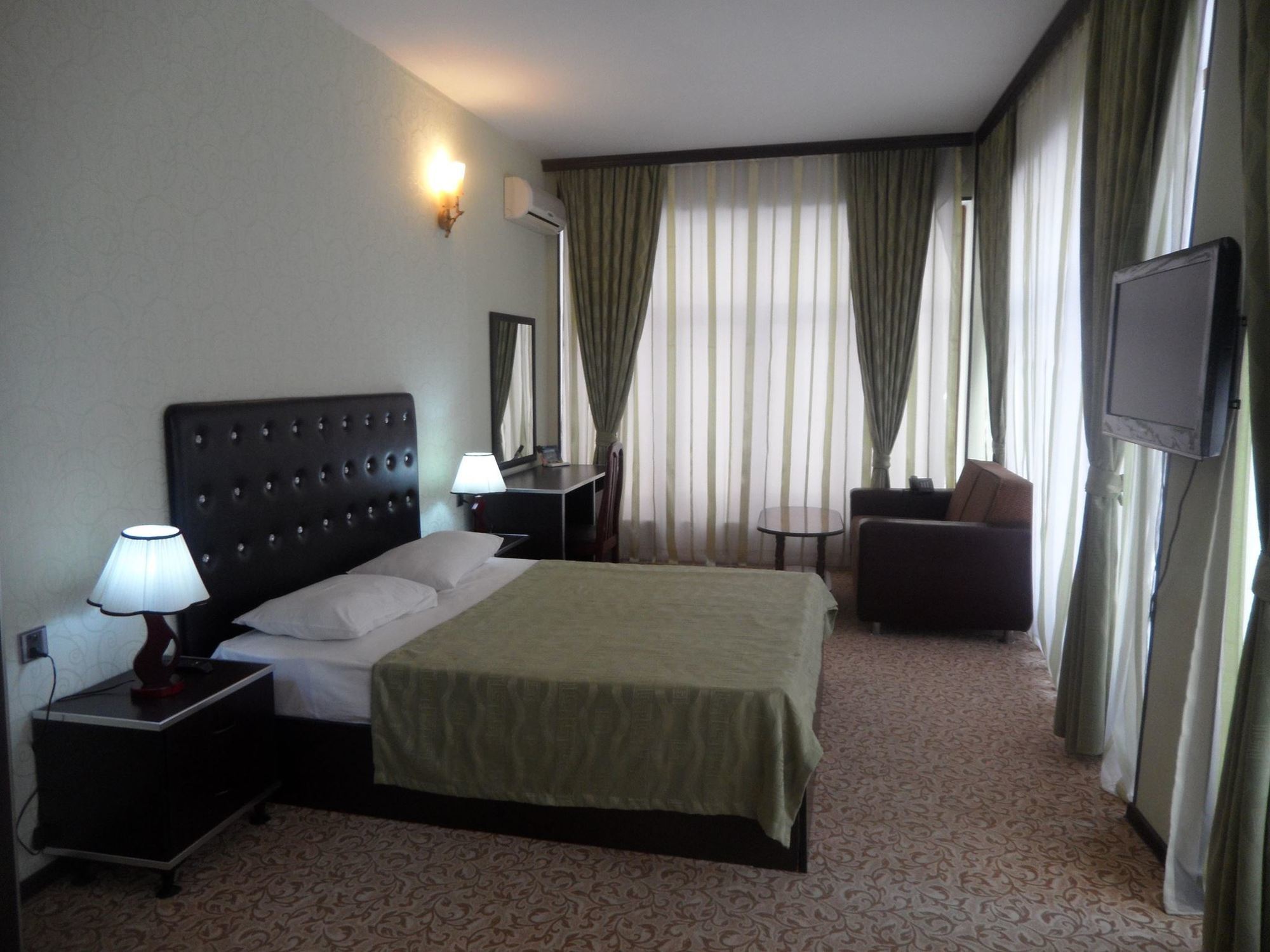 Avand Hotel Baky Esterno foto